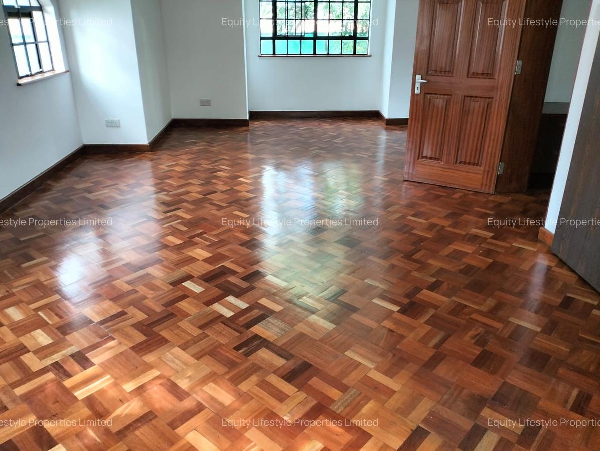 4 Bed Townhouse with En Suite in Lavington - 6