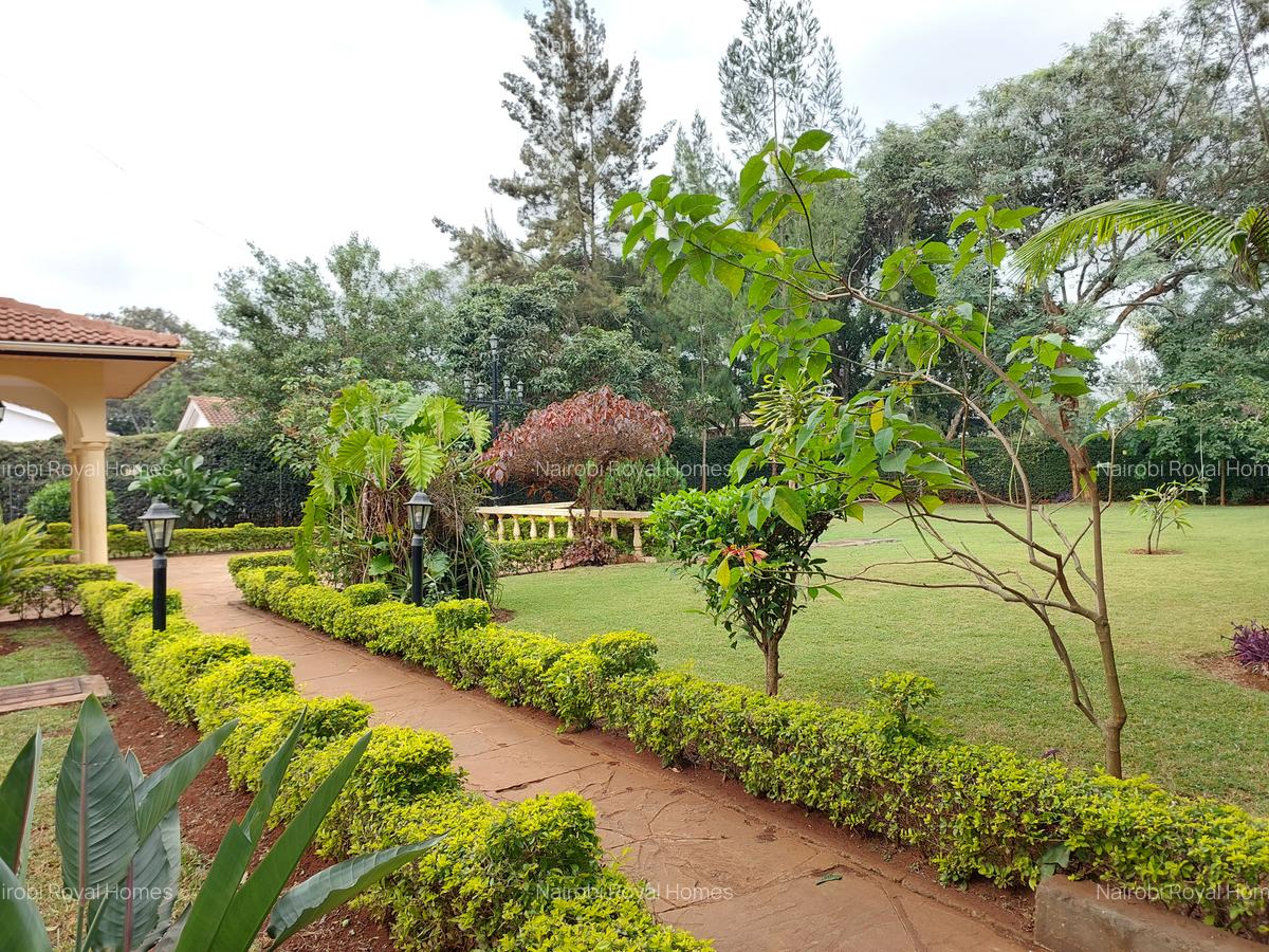 4 Bed House with En Suite at Acacia Drive - 6