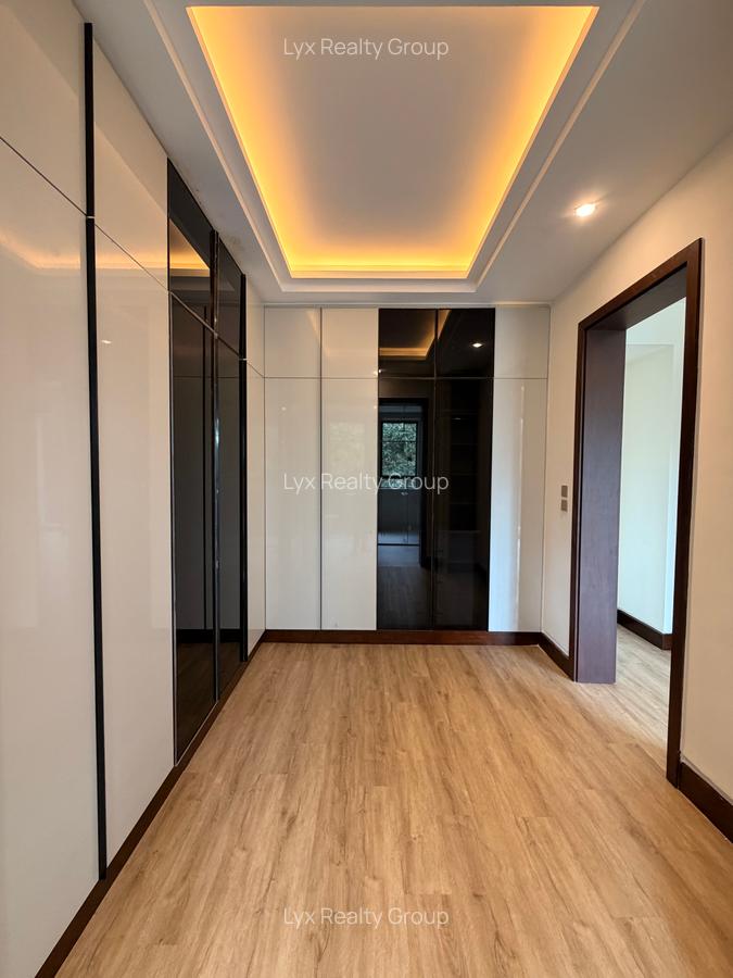 6 Bed Villa with En Suite in Kitisuru - 13