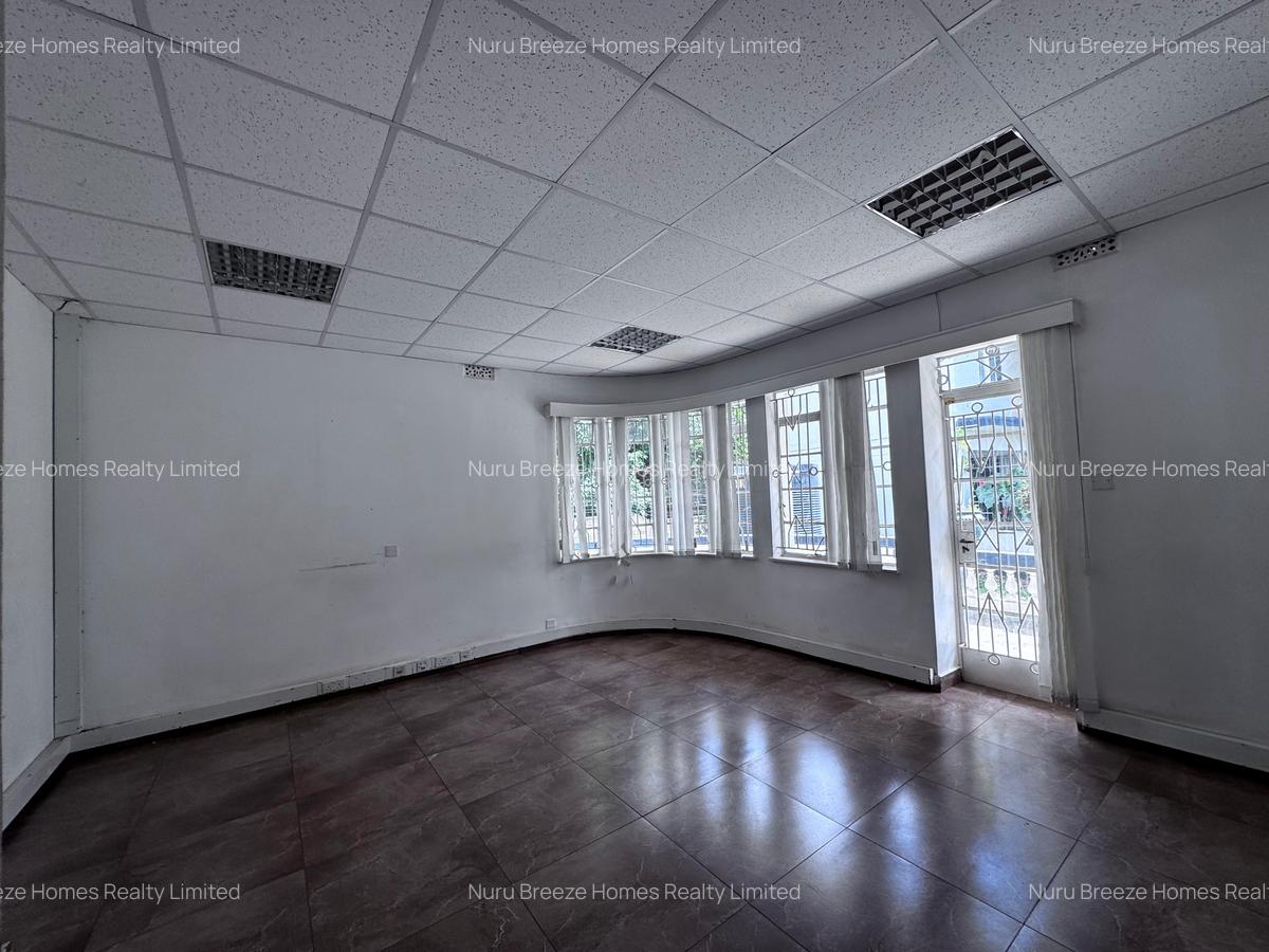 1,300 ft² Commercial Property with Parking in General Mathenge - 3