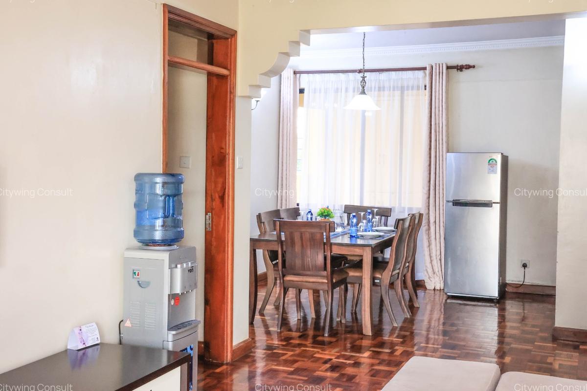 Serviced 2 Bed Apartment with En Suite at Parklands - 16