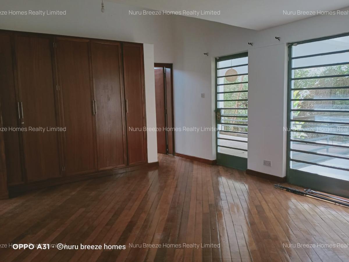 4 Bed Townhouse with En Suite in Lavington - 20