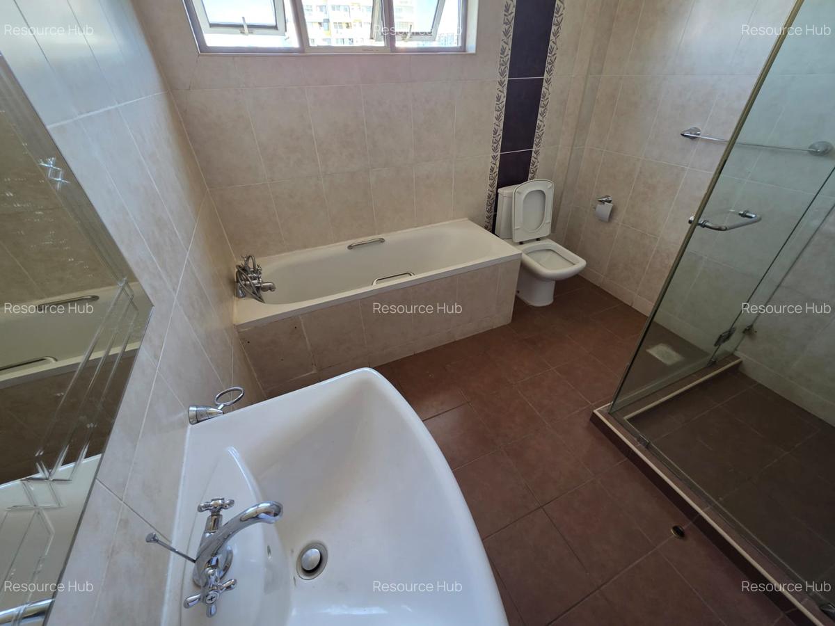 3 Bed Apartment with En Suite at Off Brookside Drive - 12