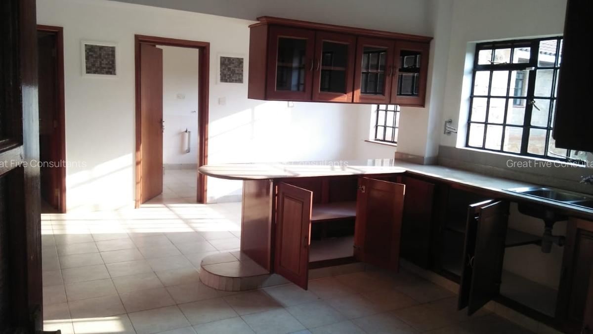 5 Bed Villa with En Suite in Runda - 5