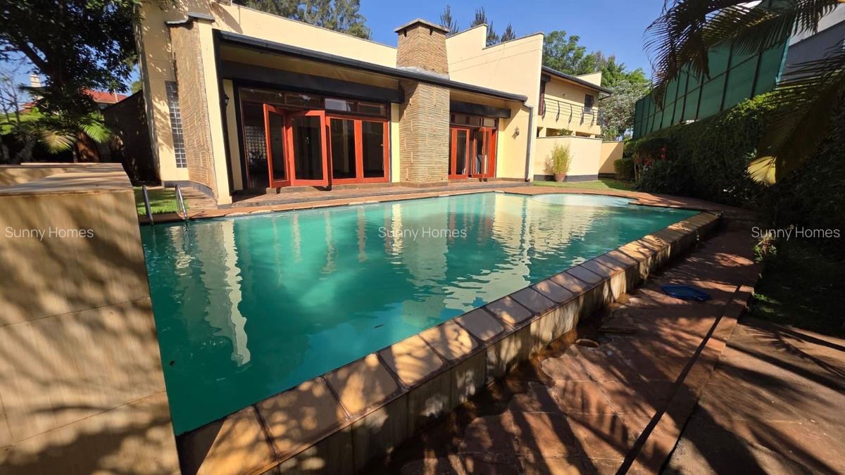 5 Bed House with En Suite at Runda. - 2