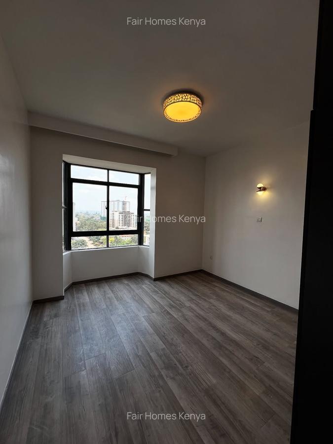 3 Bed Apartment with En Suite at Valley Arcade - 4