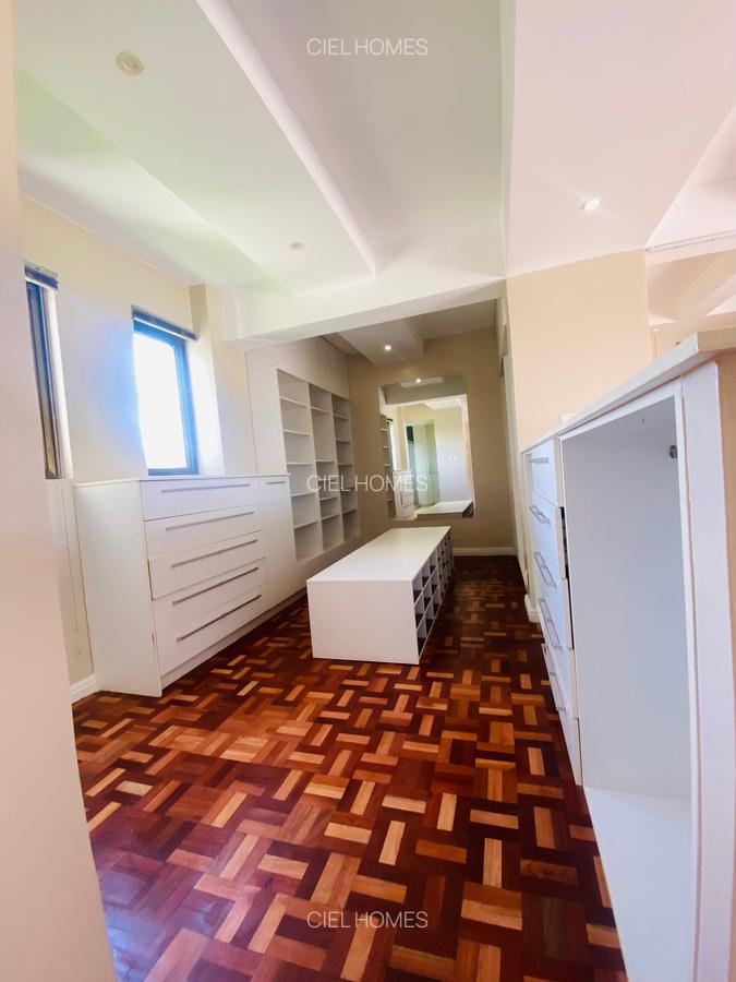 3 Bed Apartment with En Suite at Hatheru Road - 12