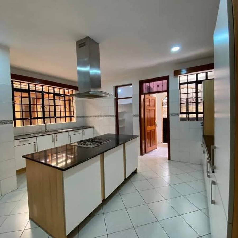 5 Bed Townhouse with En Suite at Off Othaya Road - 3