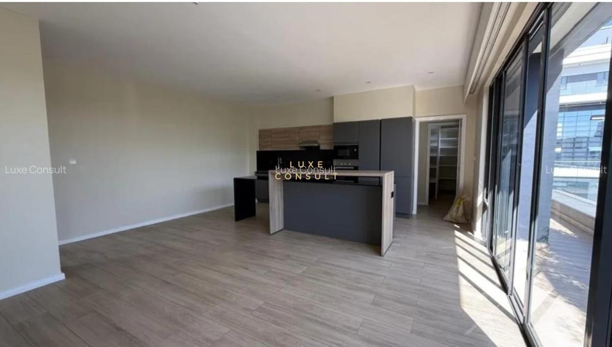 4 Bed Apartment with En Suite in Riverside - 4