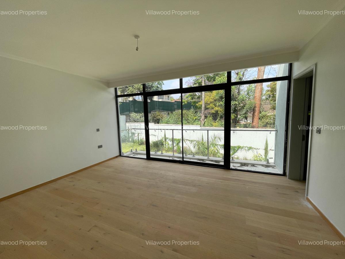 5 Bed Villa with En Suite in Lavington - 4