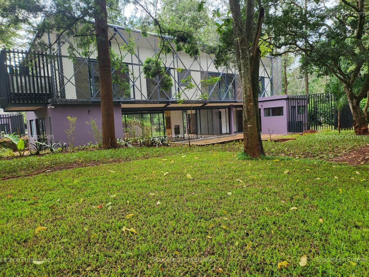 4 Bed Townhouse with En Suite in Lake View - 1