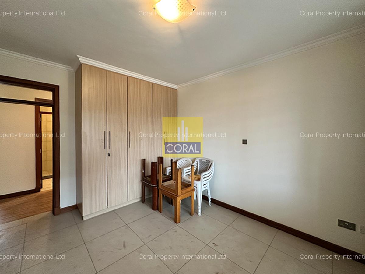 4 Bed Apartment in Parklands - 10