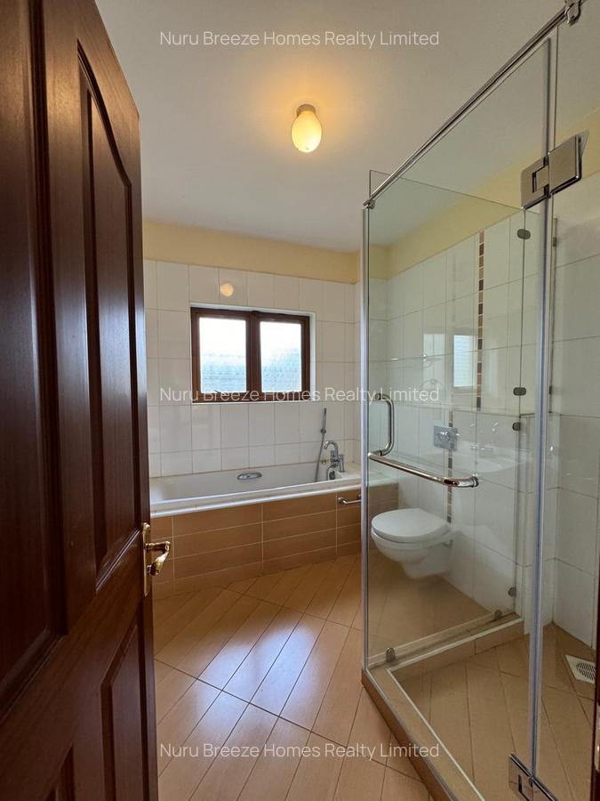 5 Bed Townhouse with En Suite in Kitisuru - 11