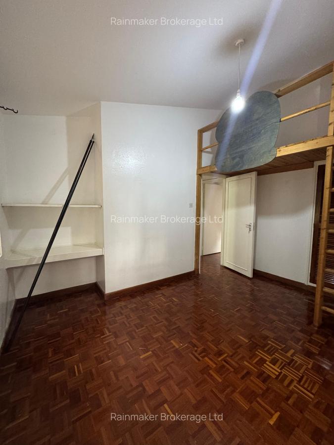 4 Bed Townhouse with En Suite in Hill View - 13