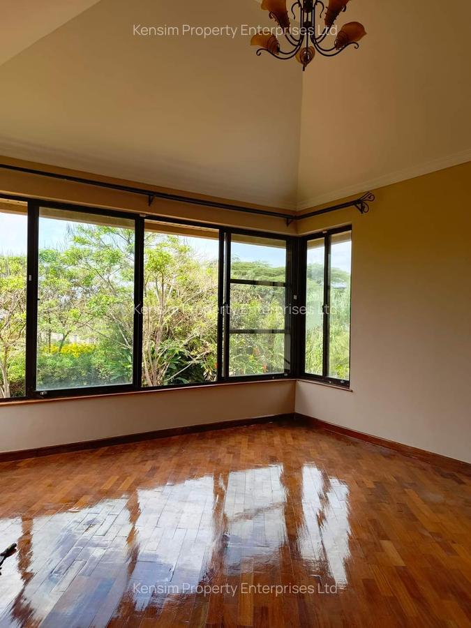 4 Bed Townhouse with En Suite in Ridgeways - 8