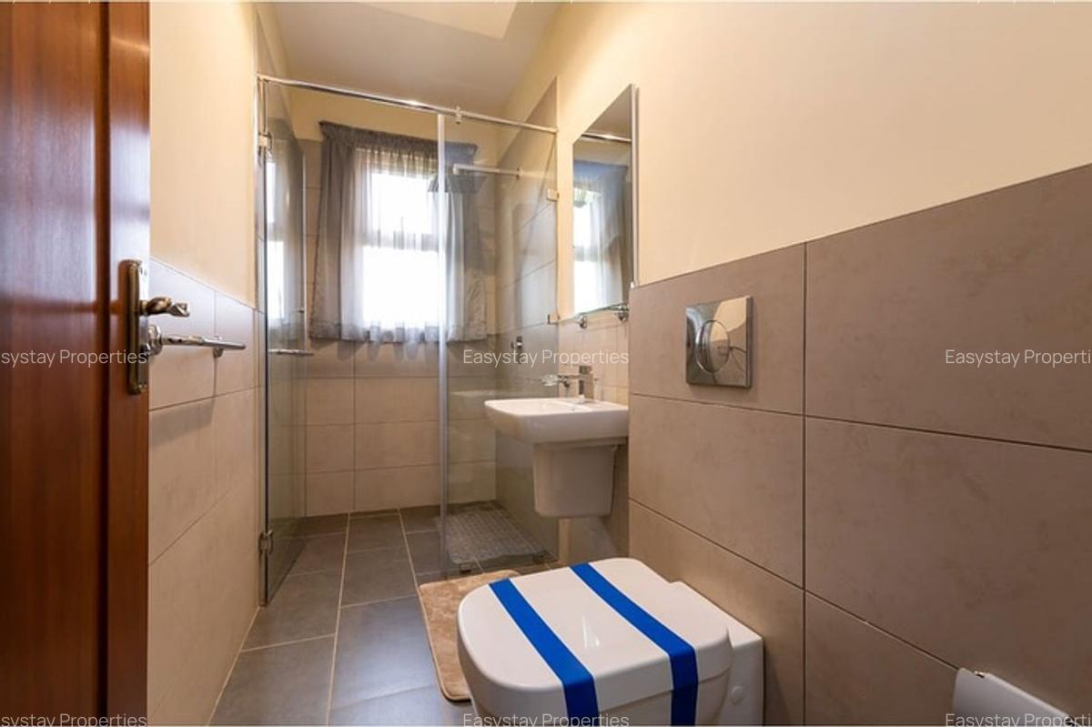 4 Bed Villa with En Suite in Runda - 18