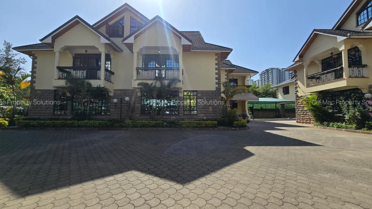 5 Bed House with En Suite in Lavington - 20