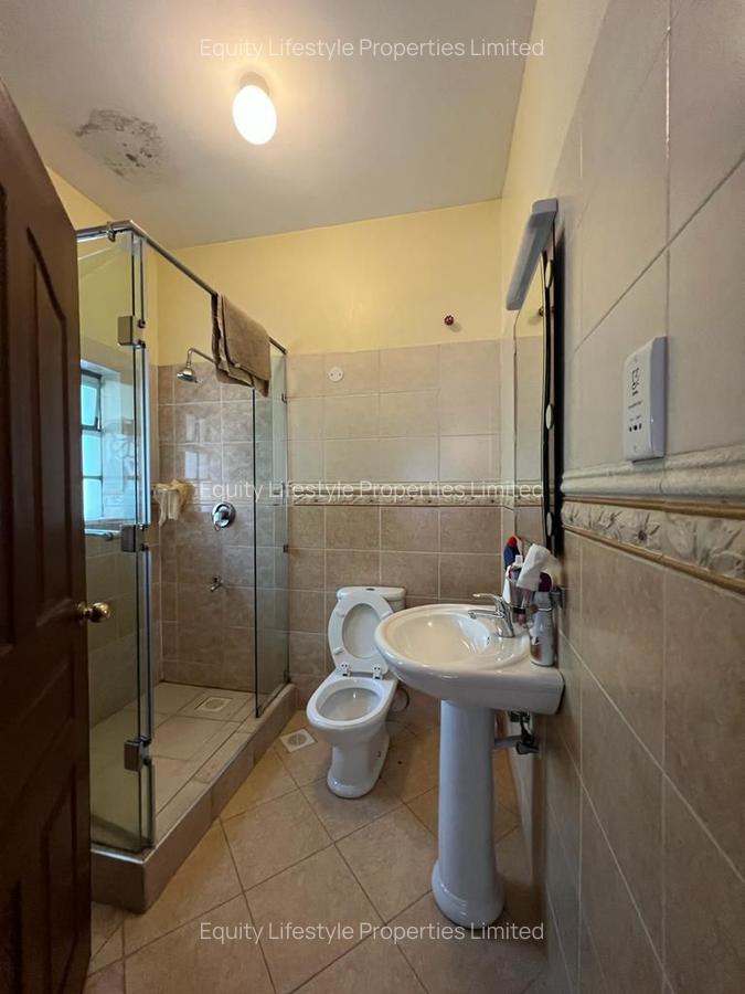 4 Bed Townhouse with En Suite in Lavington - 11