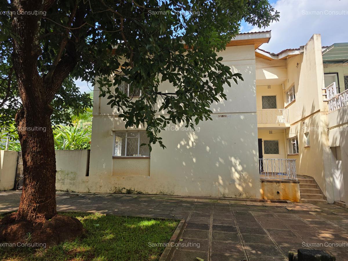 6 Bed House with Staff Quarters in Lake View - 7