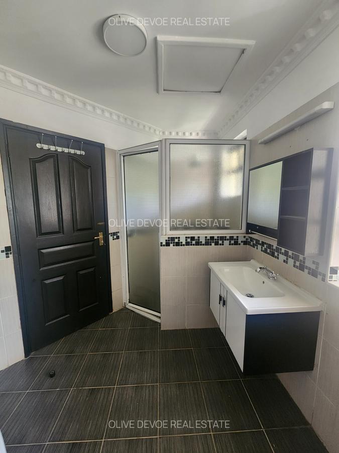 6 Bed Townhouse with En Suite in Lavington - 5