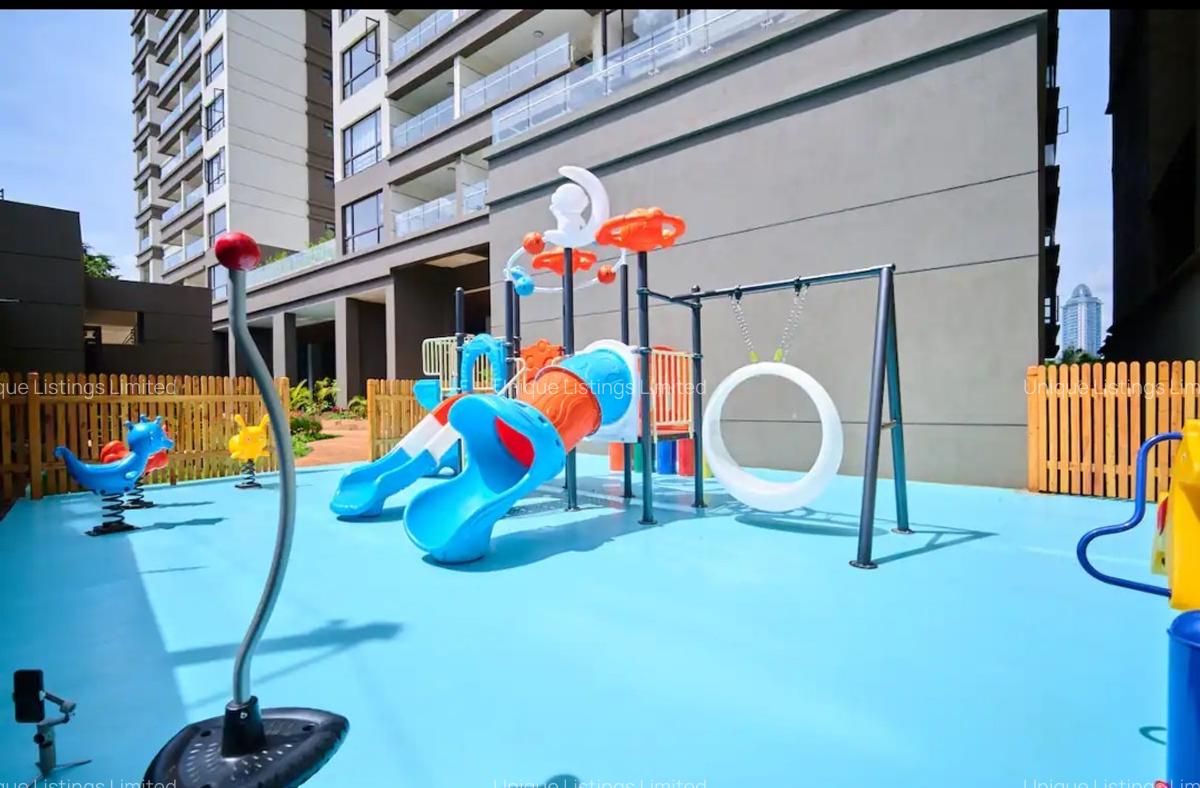 2 Bed Apartment with En Suite in Riverside - 2