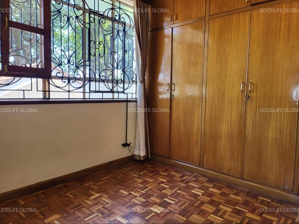 5 Bed House with En Suite at Nyari - 17