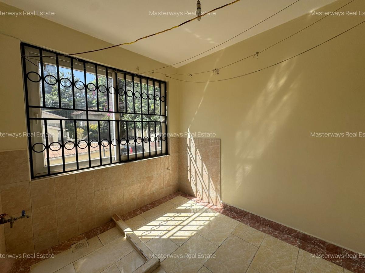 2 Bed Apartment with En Suite at Lantana Road - 3