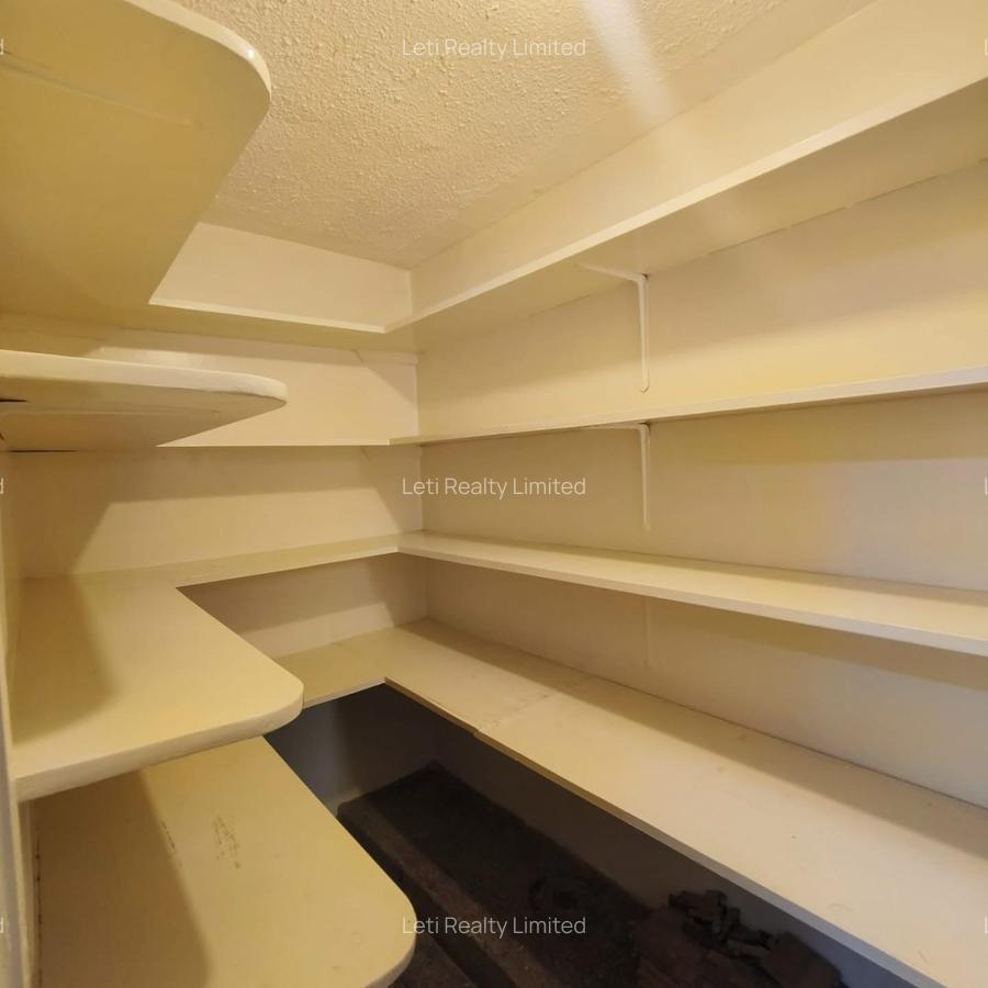 4 Bed Townhouse with En Suite in Kilimani - 6