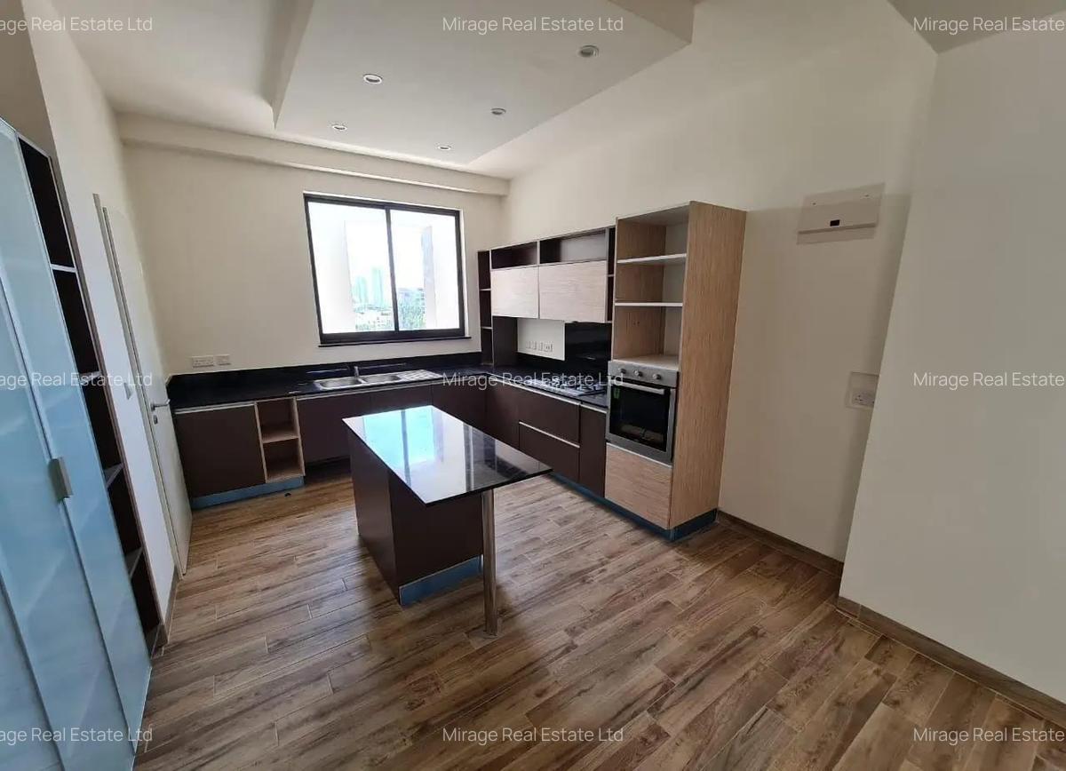4 Bed Apartment with En Suite in Riverside - 16