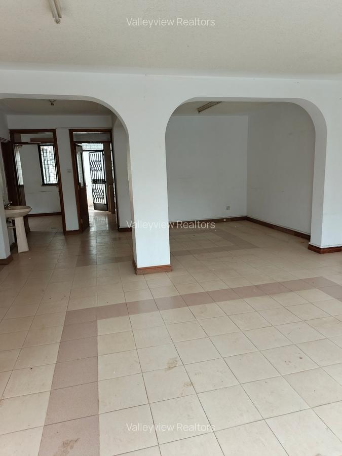 4 Bed Townhouse with En Suite at Lavington - 3