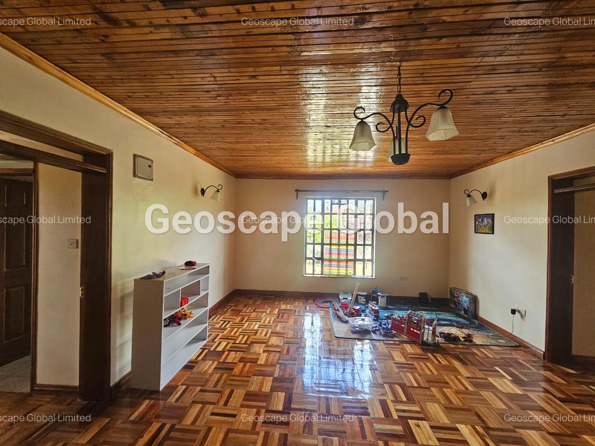 4 Bed House with En Suite in Runda - 11