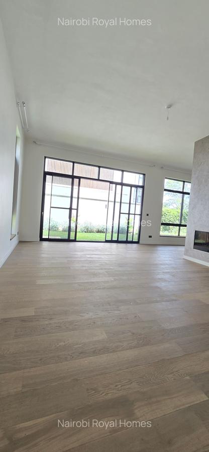5 Bed Townhouse with En Suite at Lavington Green - 12