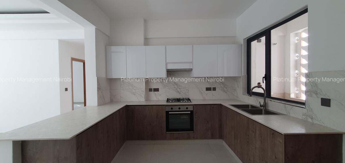 2 Bed Apartment with En Suite at Brookside - 5