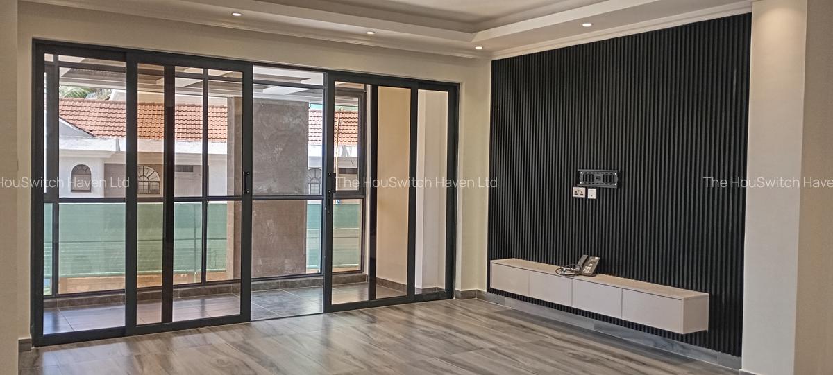 1 Bed Apartment with En Suite in Brookside - 2