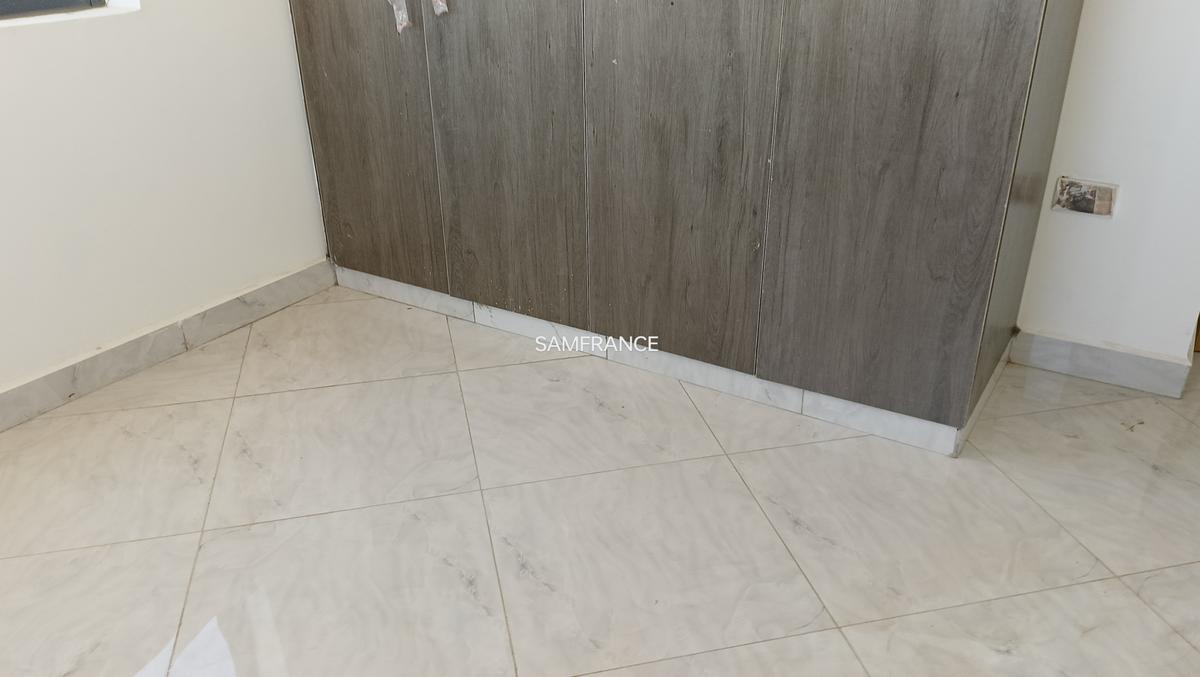 Serviced 2 Bed Apartment with En Suite at Bombolulu - 3