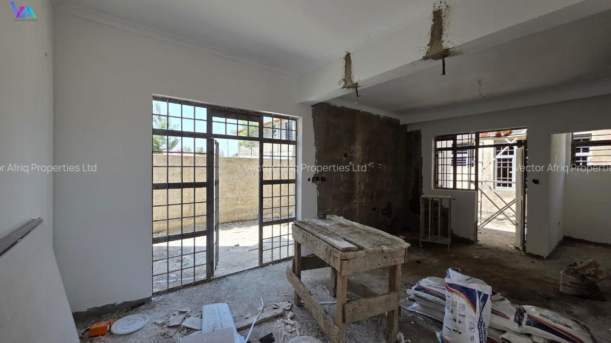 4 Bed Townhouse with En Suite in Kitengela - 2