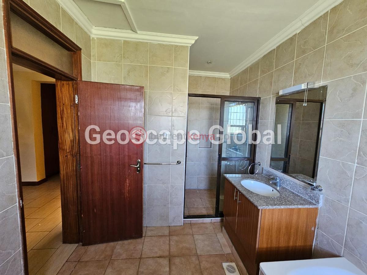 5 Bed House with En Suite in Runda - 5