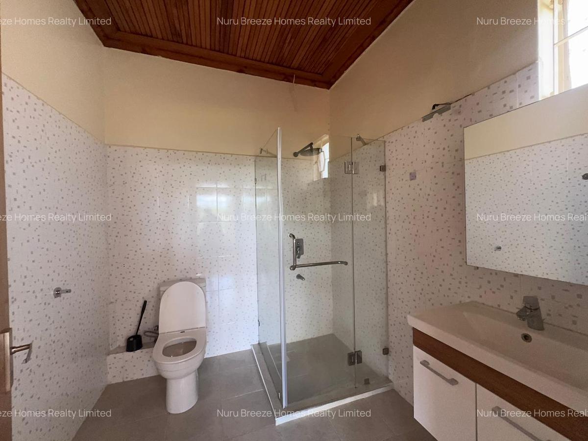 4 Bed House with En Suite in Runda - 10