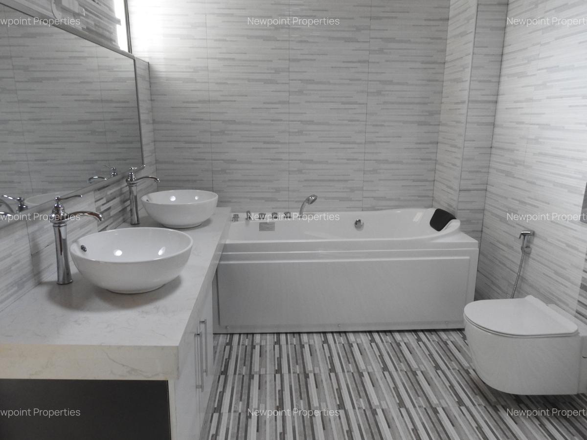 4 Bed House with En Suite in Karen - 6