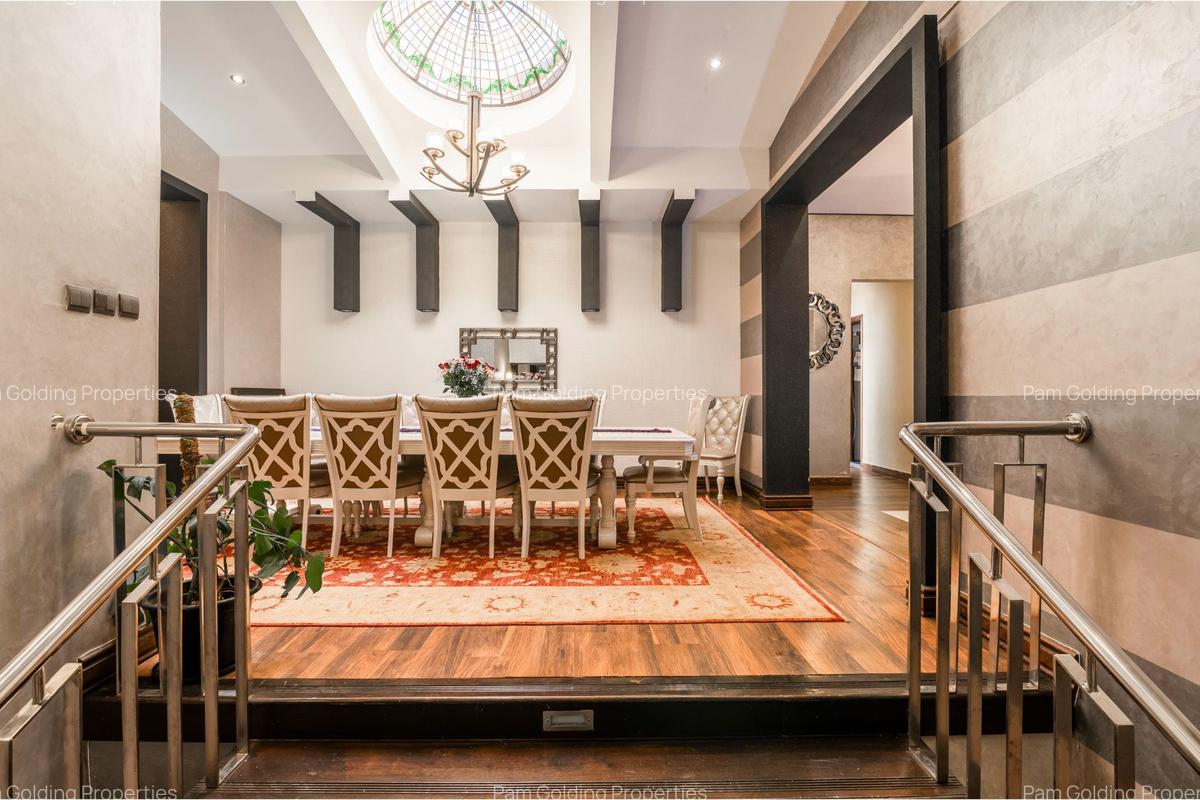 7 Bed House with En Suite in Kyuna - 4