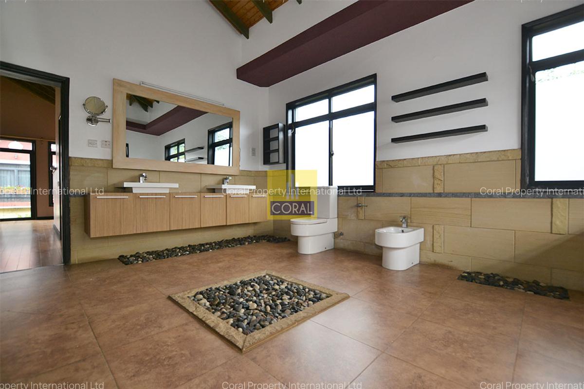 5 Bed Townhouse with En Suite in Lavington - 8