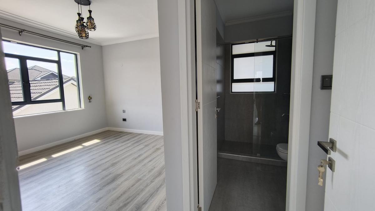 3 Bed Villa with En Suite in Kiambu Road - 14