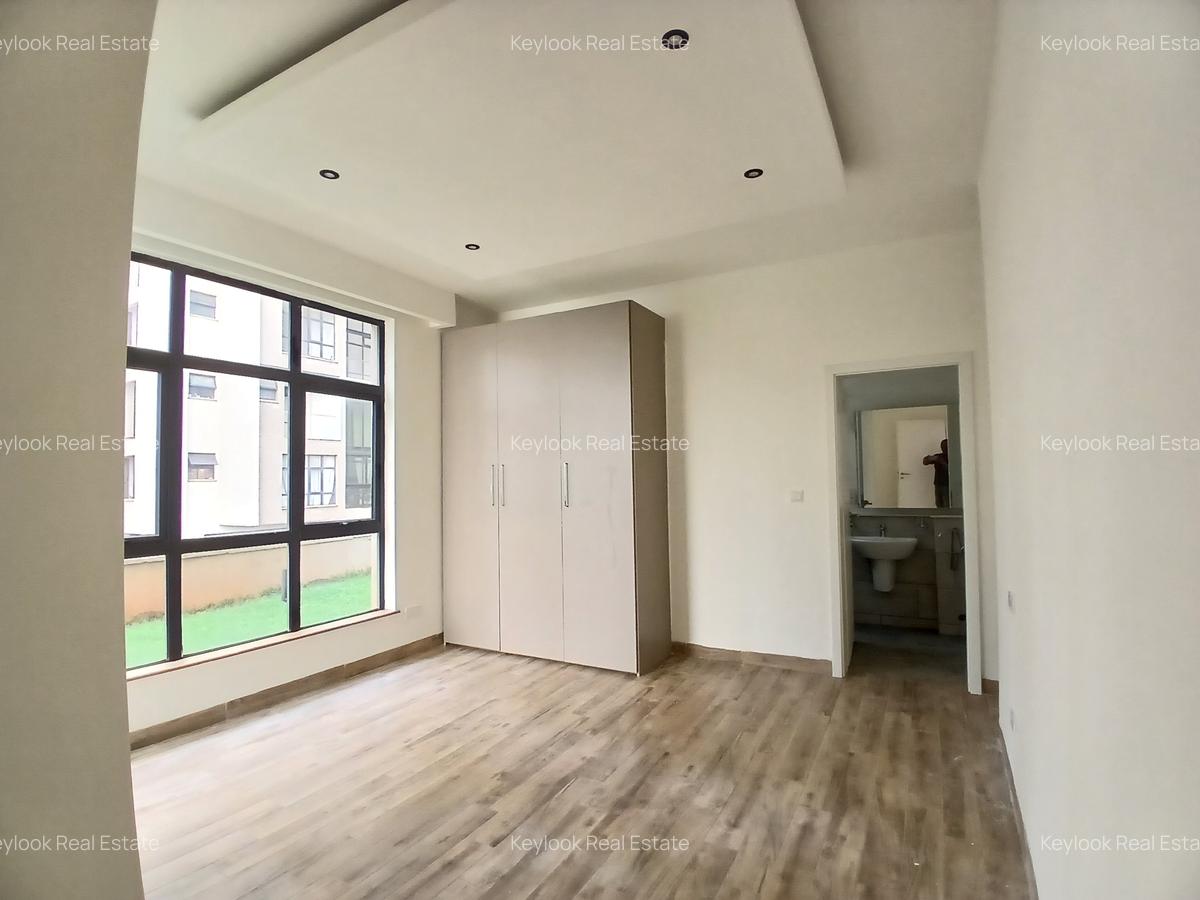 3 Bed Apartment with En Suite at Riverside Drive - 17