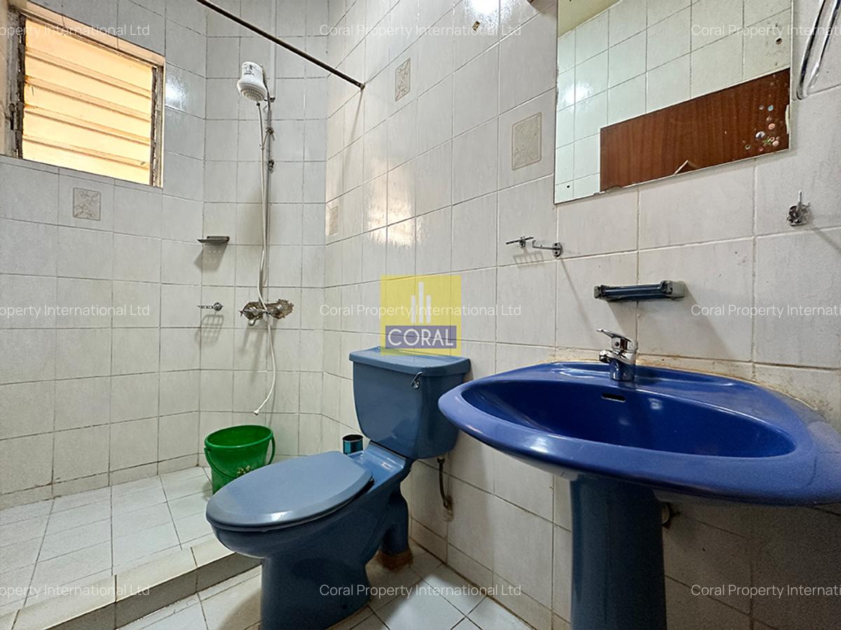 5 Bed Townhouse in General Mathenge - 4