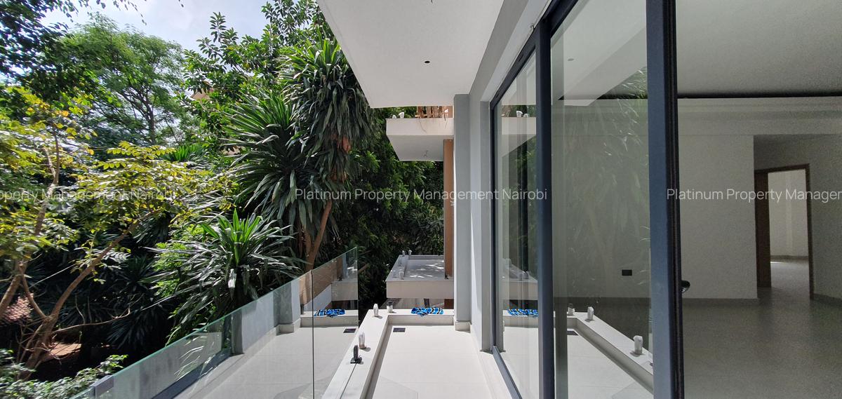 2 Bed Apartment with En Suite at Brookside - 3