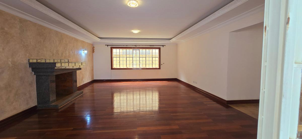 5 Bed Townhouse with En Suite at Apple Cross - 11