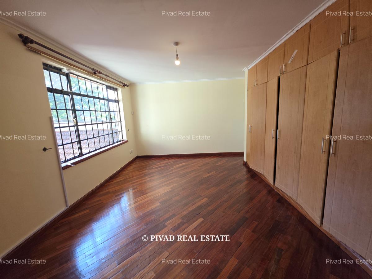 4 Bed Townhouse with Garden in Lavington - 8