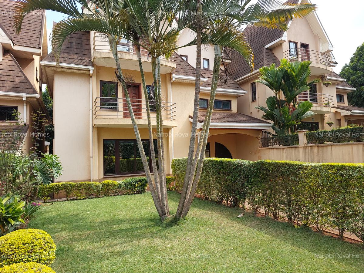 5 Bed Townhouse with En Suite at Lavington - 6