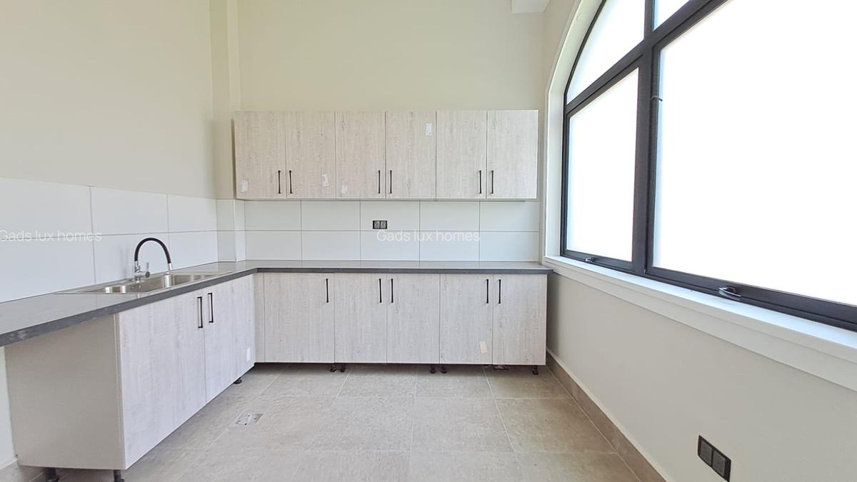 5 Bed Villa with En Suite at Loresho - 10