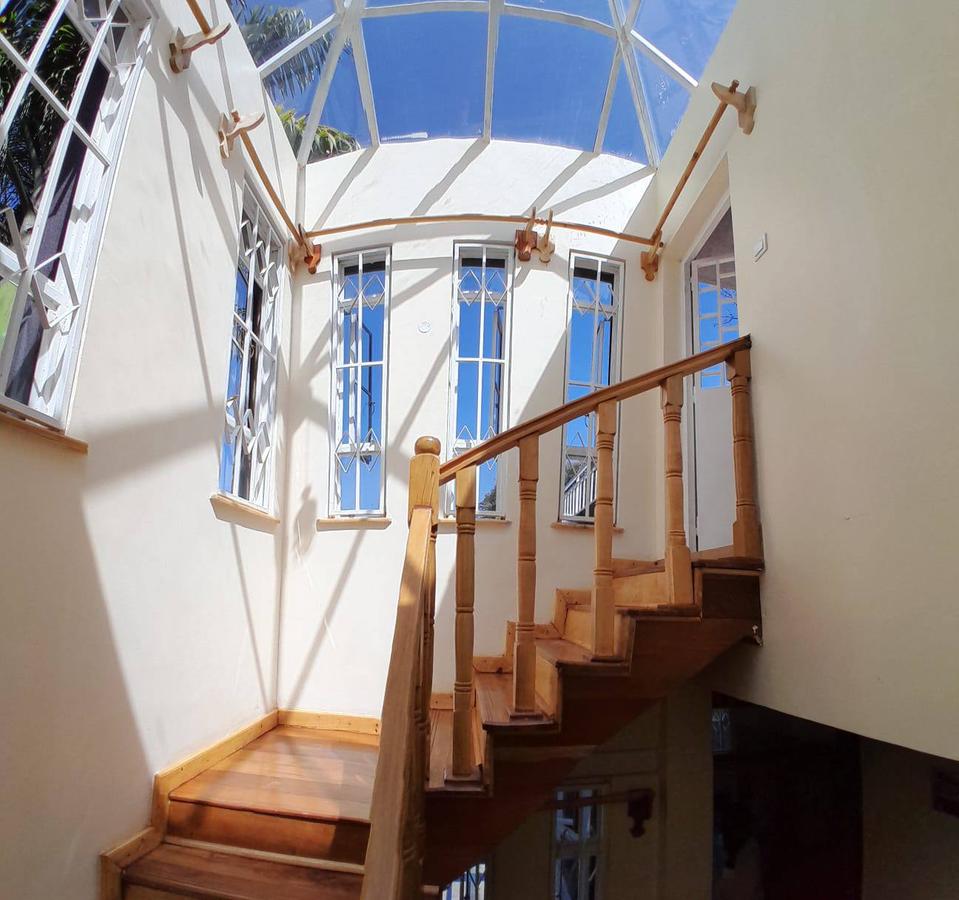 4 Bed House with En Suite in Spring Valley - 14